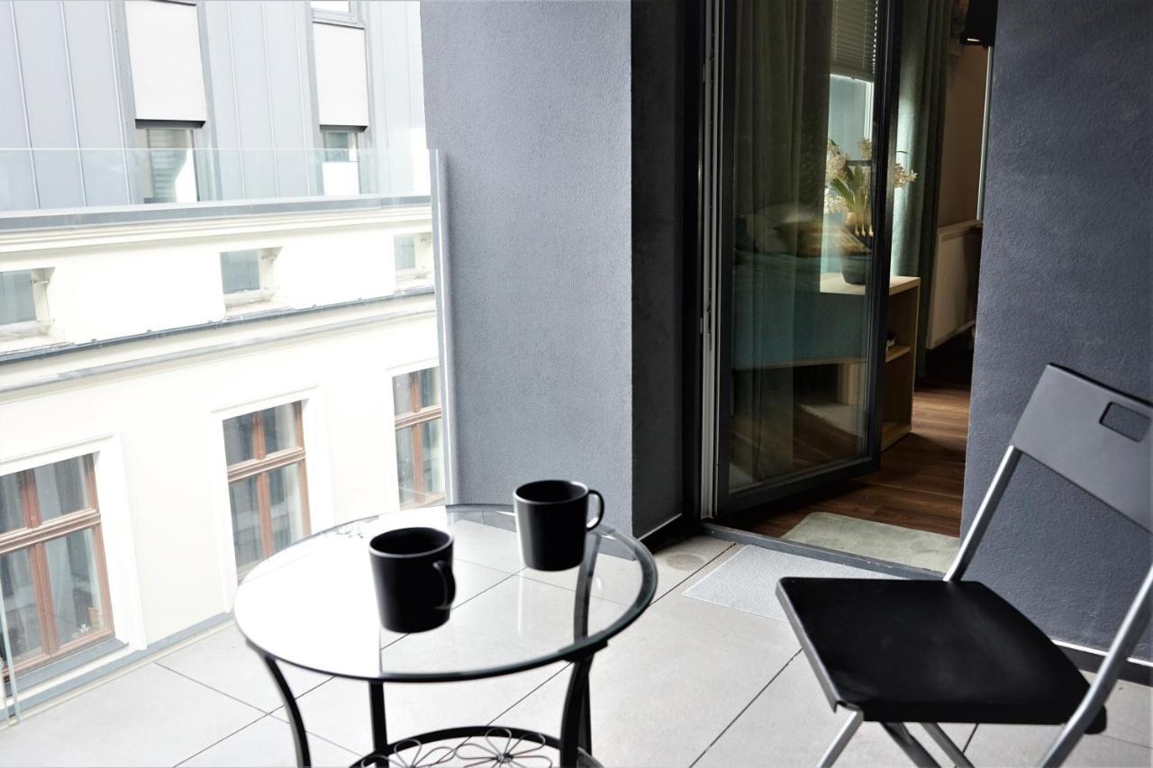 Apartment Piotrkowska 44 *
